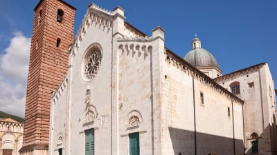Duomo-di-San-Martin-e-Ferdinando-Botero