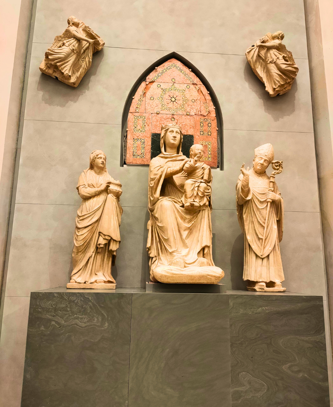Arnolfo di Cambio Ã¨ stato un Architetto pioniere rinascimentale e anche uno Scultore medievale