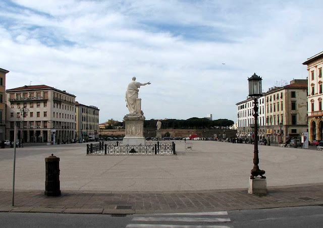 Piazza della Repubblica oggi
