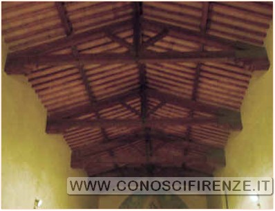 Santa Maria Croce al tempio Il soffitto con un bellissimo tetto a capriate