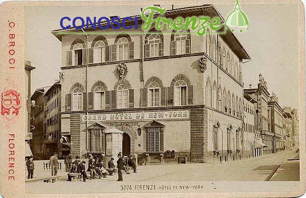 Piazza Goldoni ed il famoso albergo