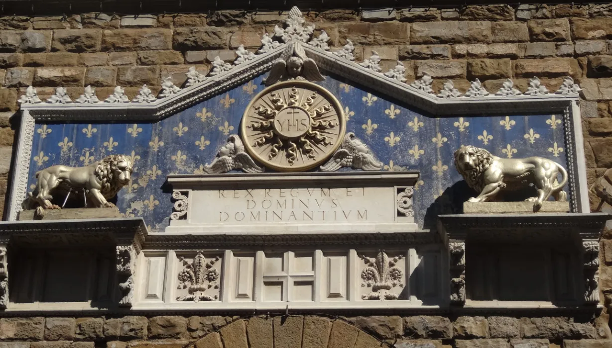 Monogramma sulla porta di Palazzo Vecchio